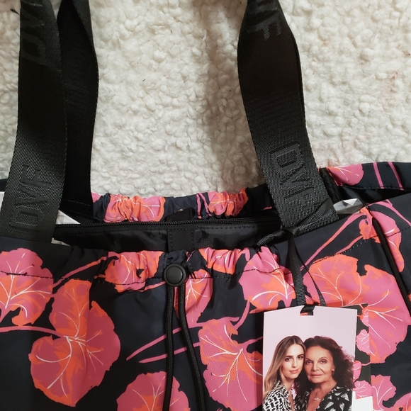 DVF for Target Geranium Leaf Pink/Black Tote Bag - Picture 8 of 10